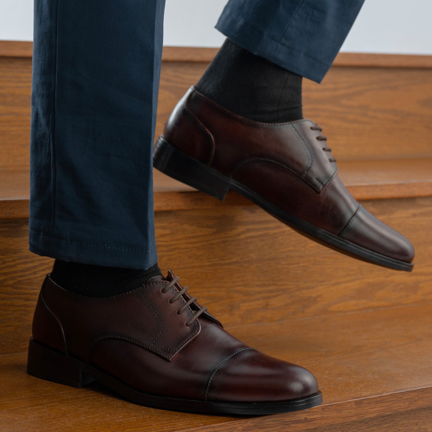 Attorney Derby Burnished Brown Leather Shoes – StudGuard – The Jacket Maker