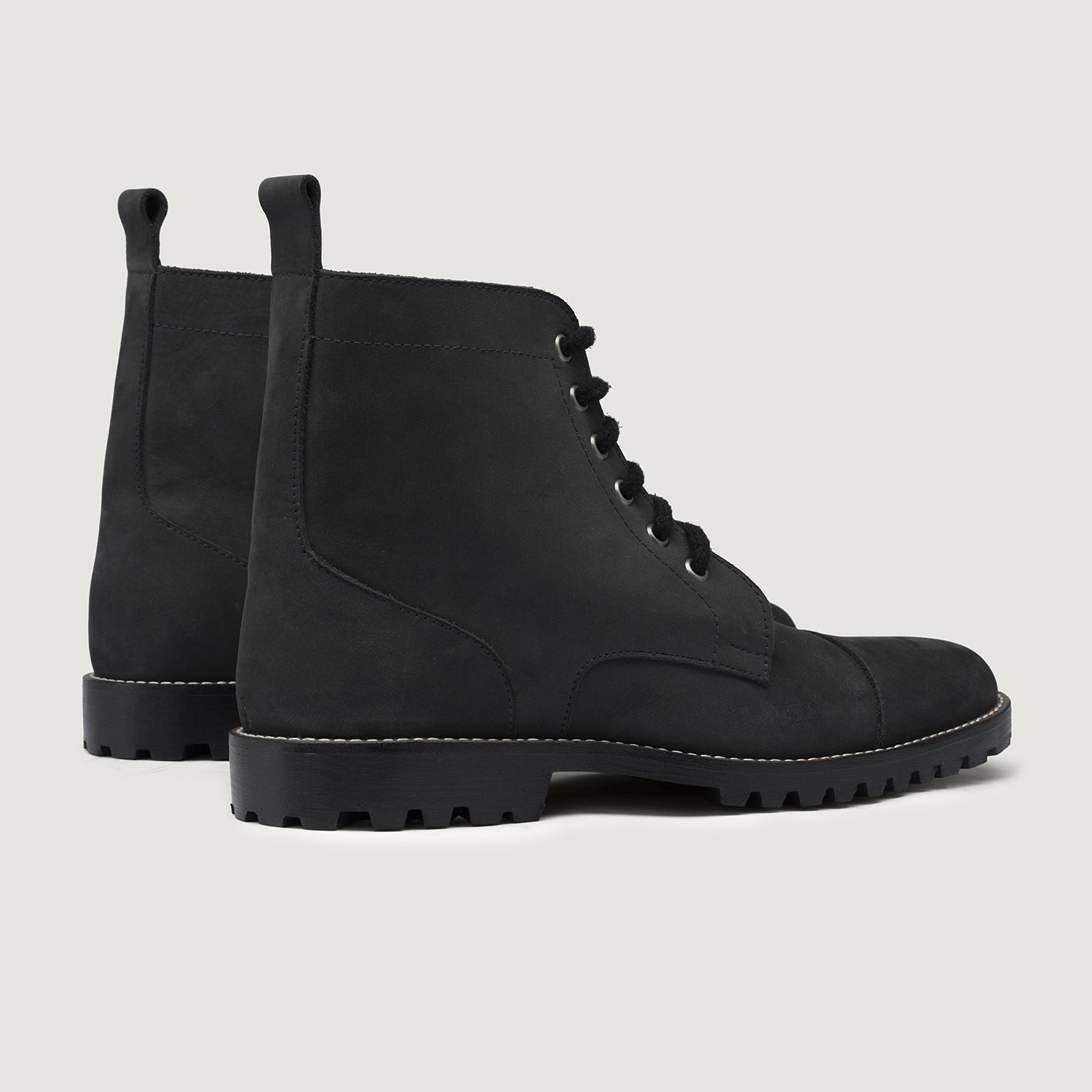 Knight_Derby_Matte_Black_Pullu  display picture 1