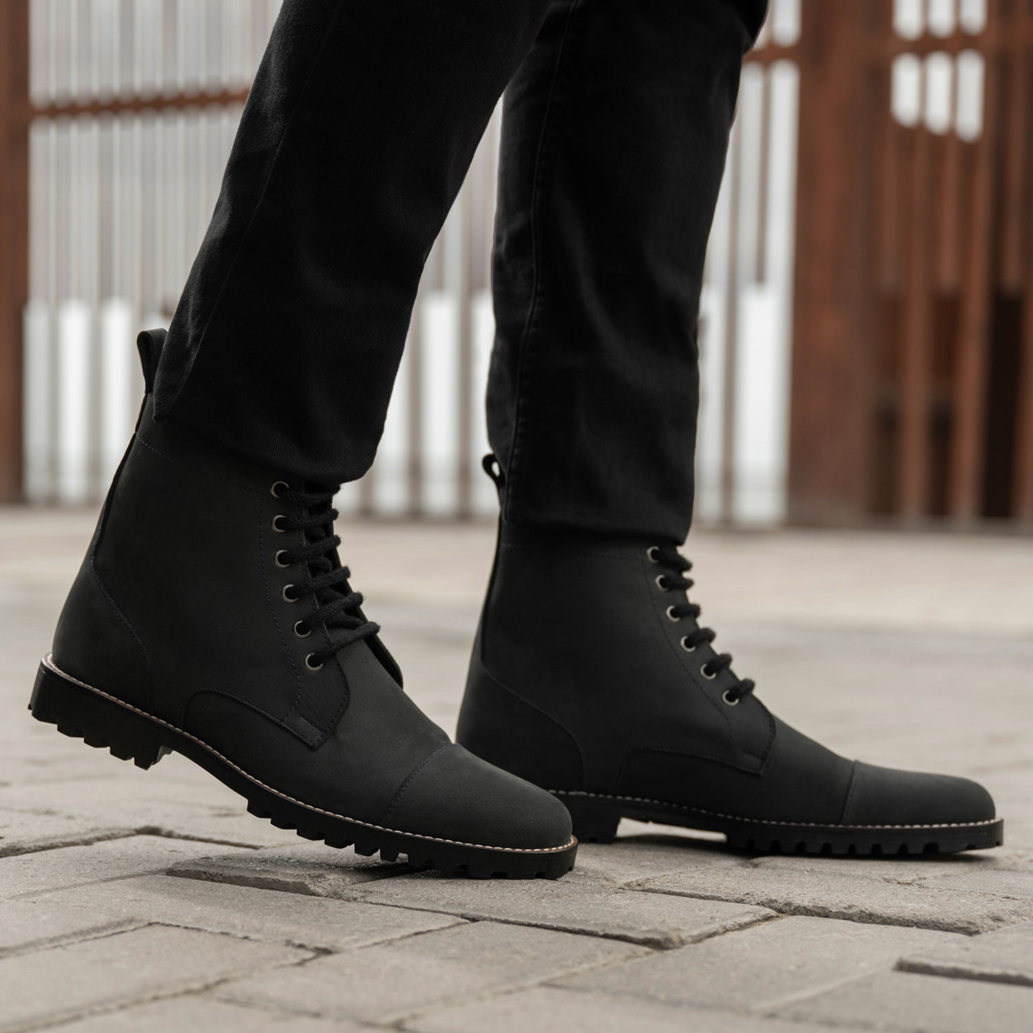mens black casual dress boots To Boot New York Men's Richard Chukka - - Size 11 The secure lace Mens Unique Dress Boots