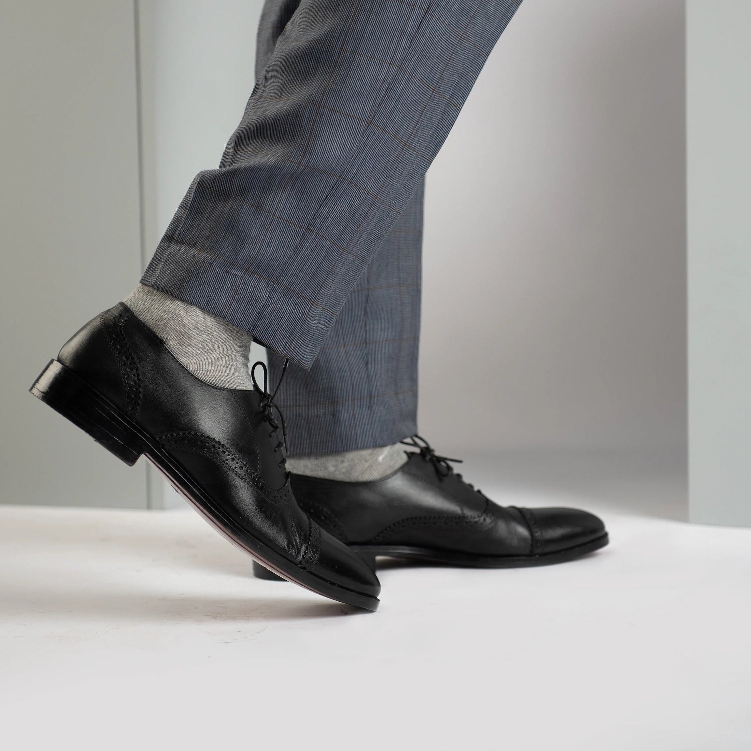 Greyson Brogues Oxford Black Leather Shoes – The Jacket Maker
